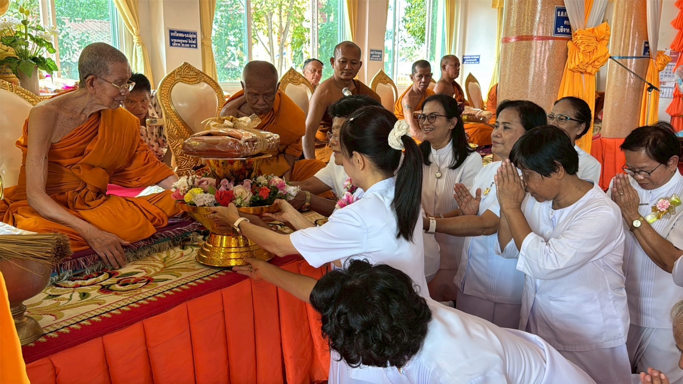 ภาพร่วมพิธีกรรมวัดพนมวันท์