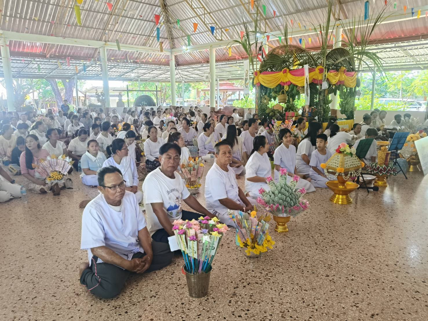 ภาพร่วมพิธีกรรมวัดร่มโพธิ์ทอง
