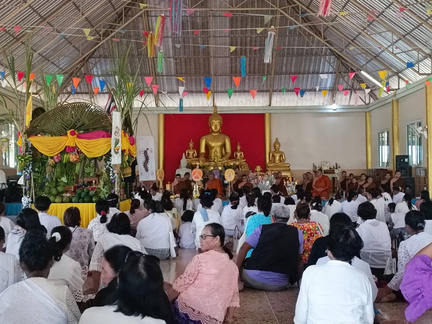 ภาพร่วมพิธีกรรมวัดร่มโพธิ์ทอง