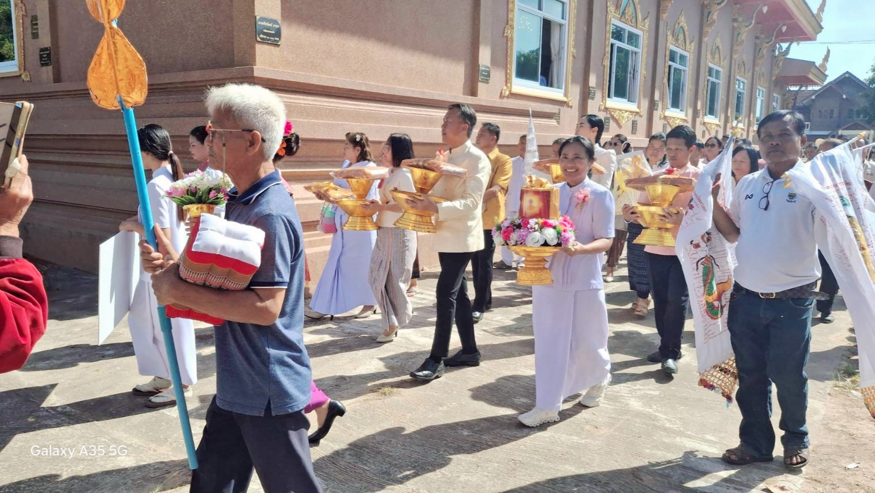 ภาพร่วมขบวนกฐินวัดบ้านหนองหิน-ป่าแถม