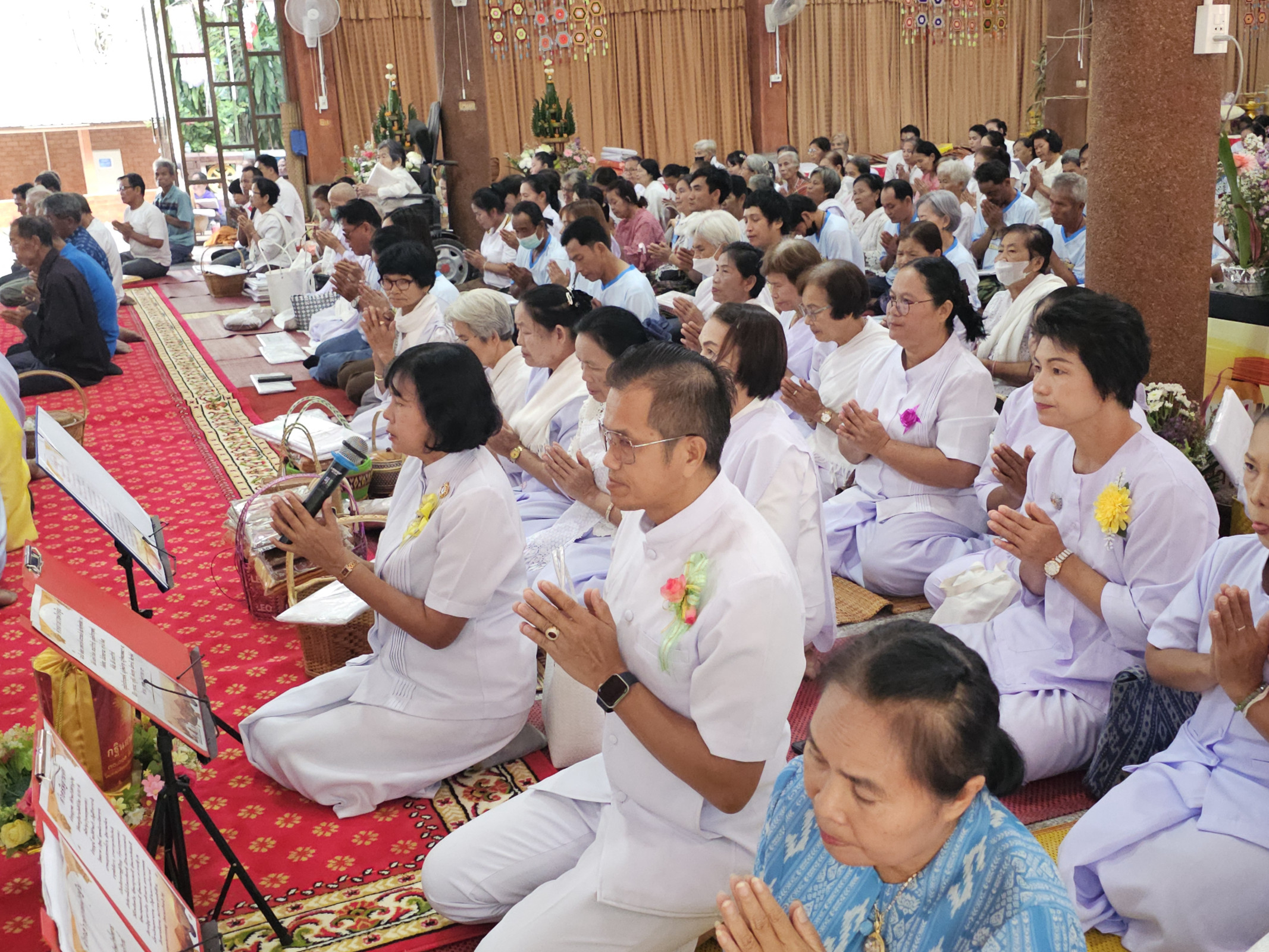 ภาพร่วมพิธีกรรมวัดป่าหนองด่าน