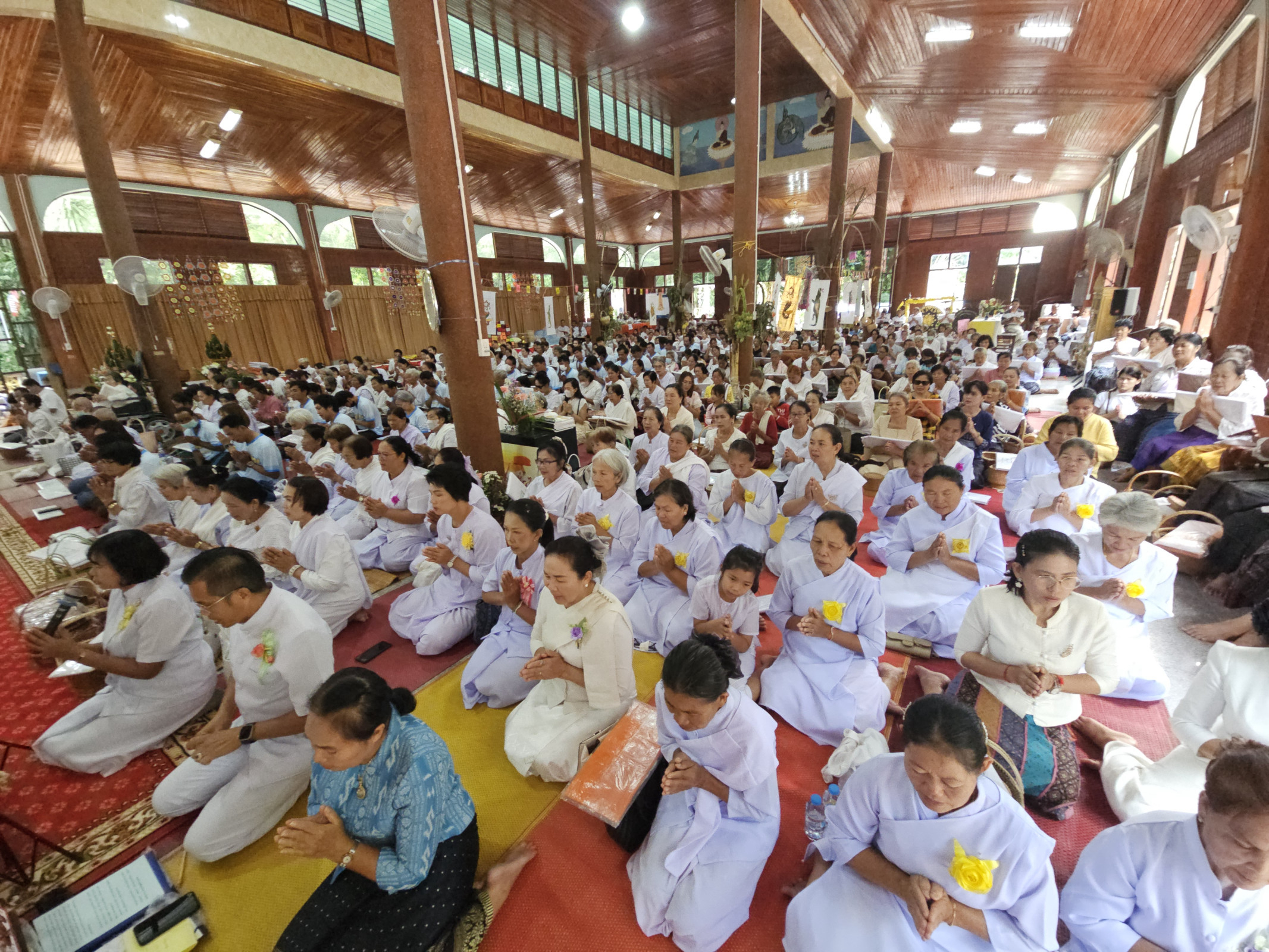 ภาพร่วมพิธีกรรมวัดป่าหนองด่าน