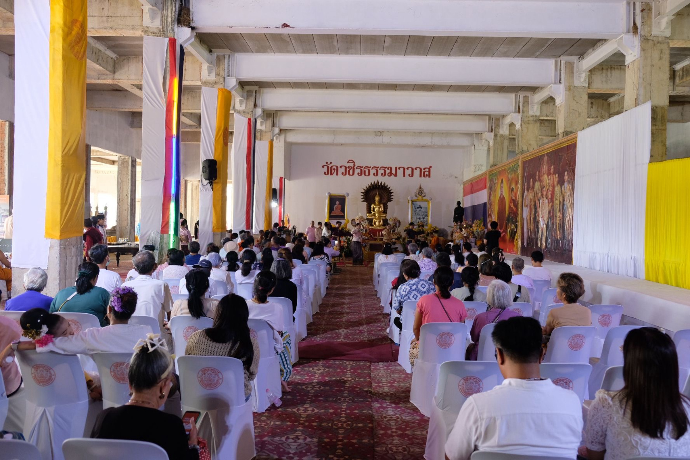 ภาพร่วมพิธีกรรมวัดวชิรธรรมาวาส