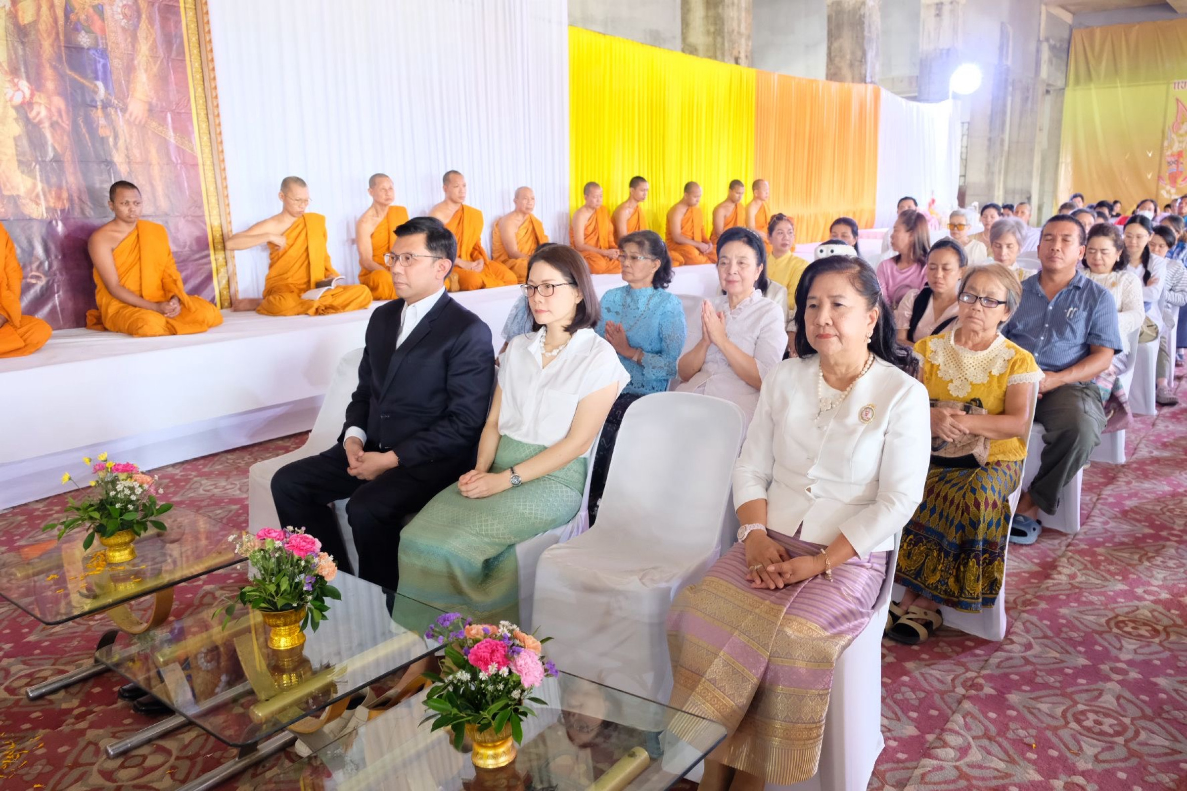 ภาพร่วมพิธีกรรมวัดวชิรธรรมาวาส