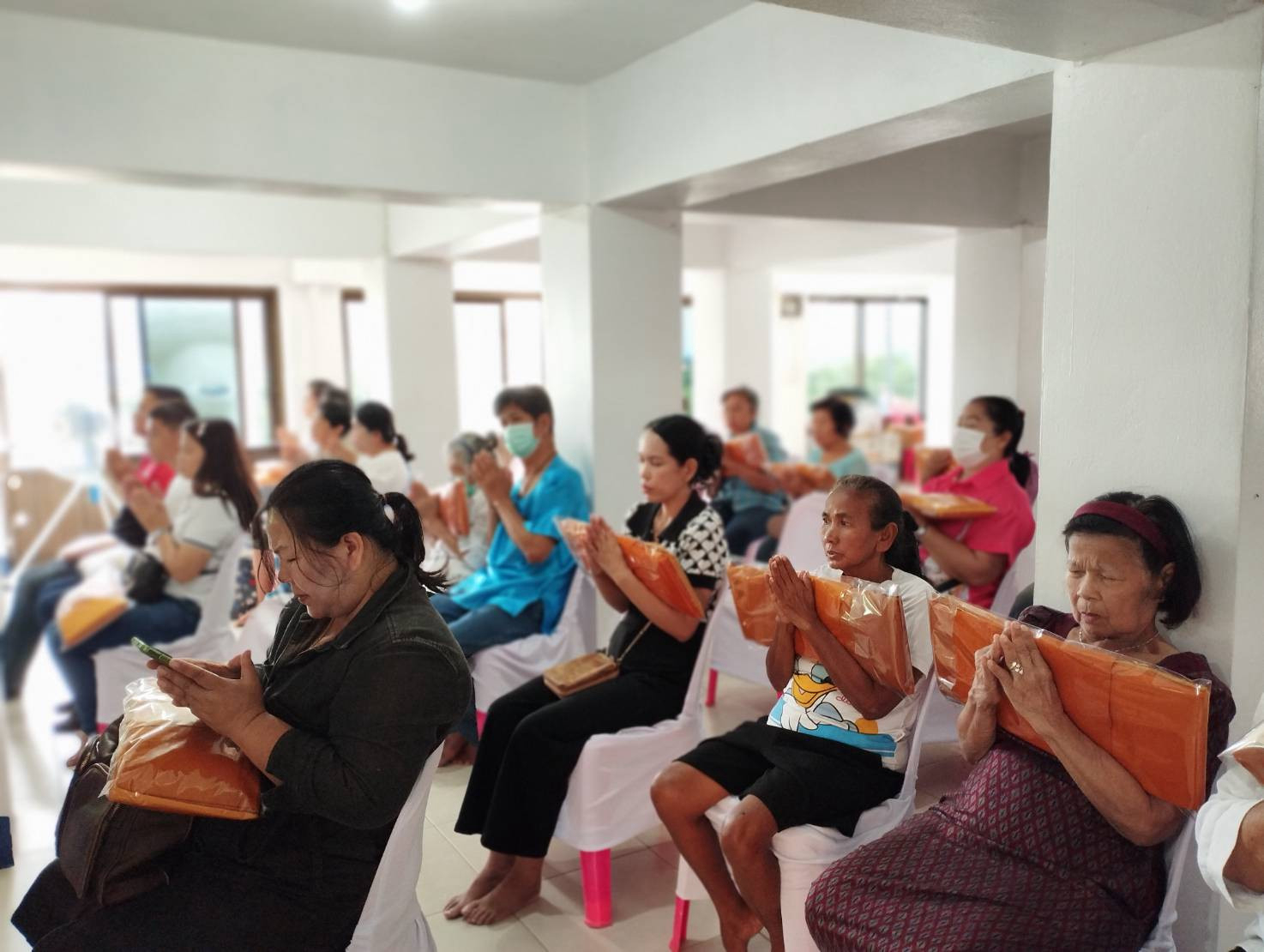 ภาพร่วมพิธีกรรมวัดถ้ำเขากระเจียว