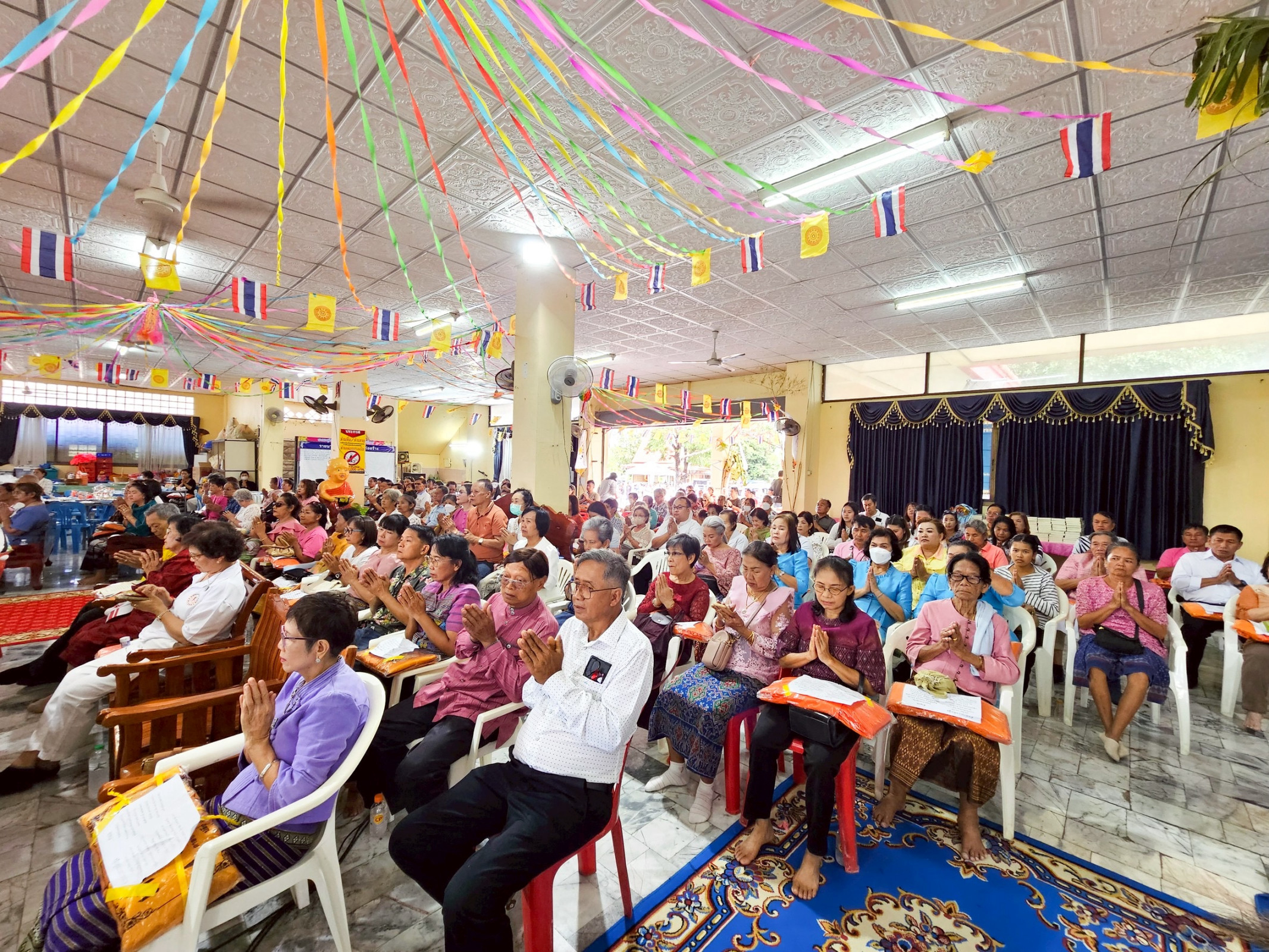 ภาพร่วมพิธีกรรมวัดราษฎร์พัฒนา