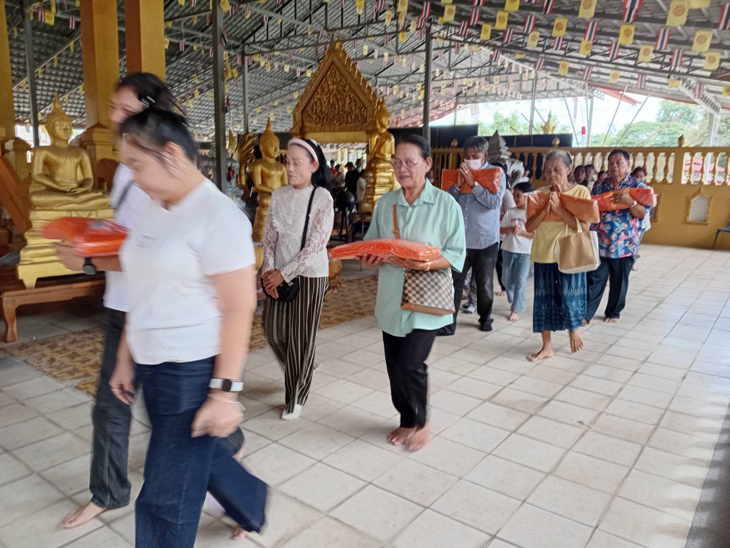 ภาพร่วมพิธีกรรมวัดบ้านลำ