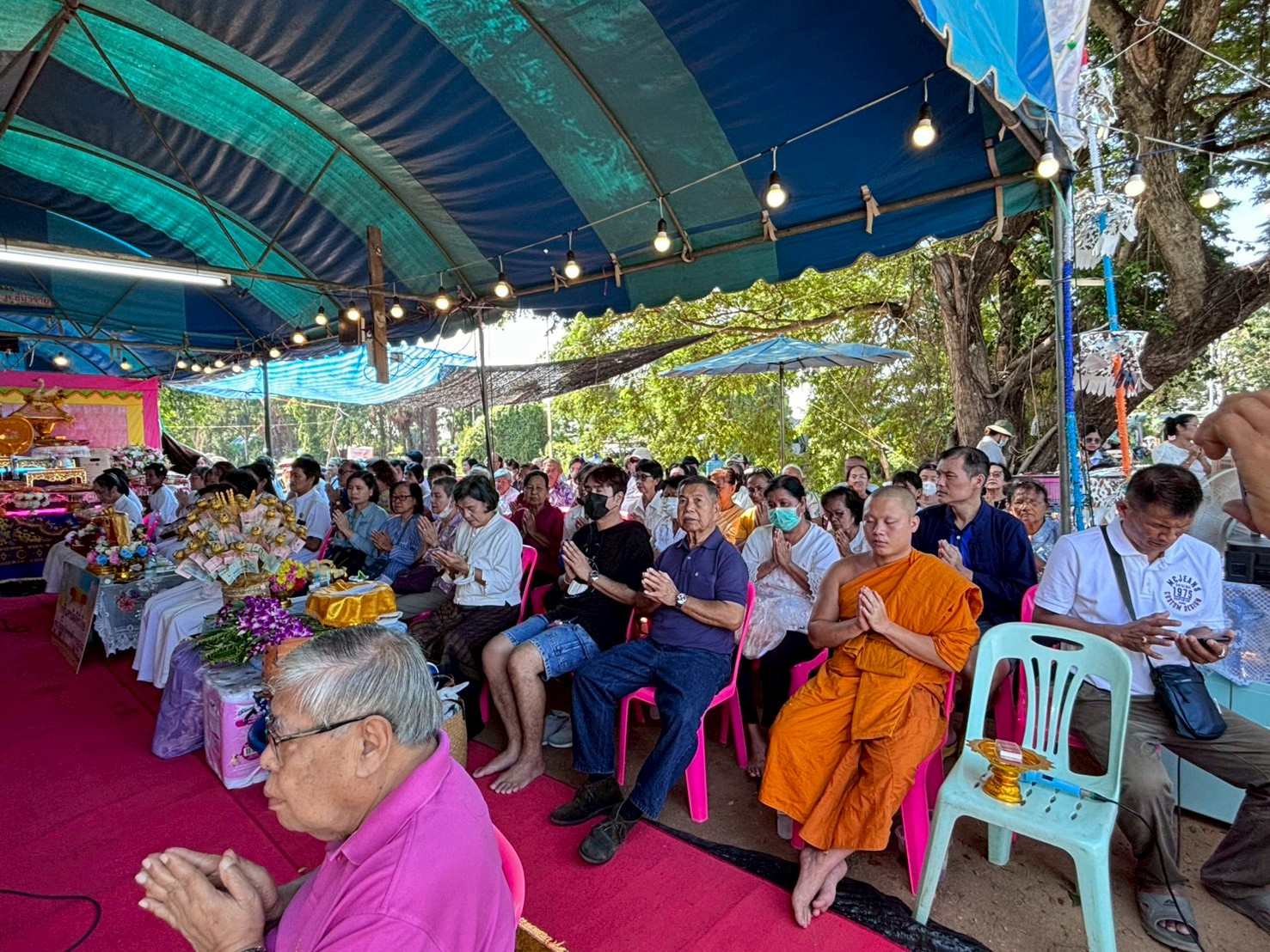 ภาพร่วมพิธีกรรมวัดระนาม