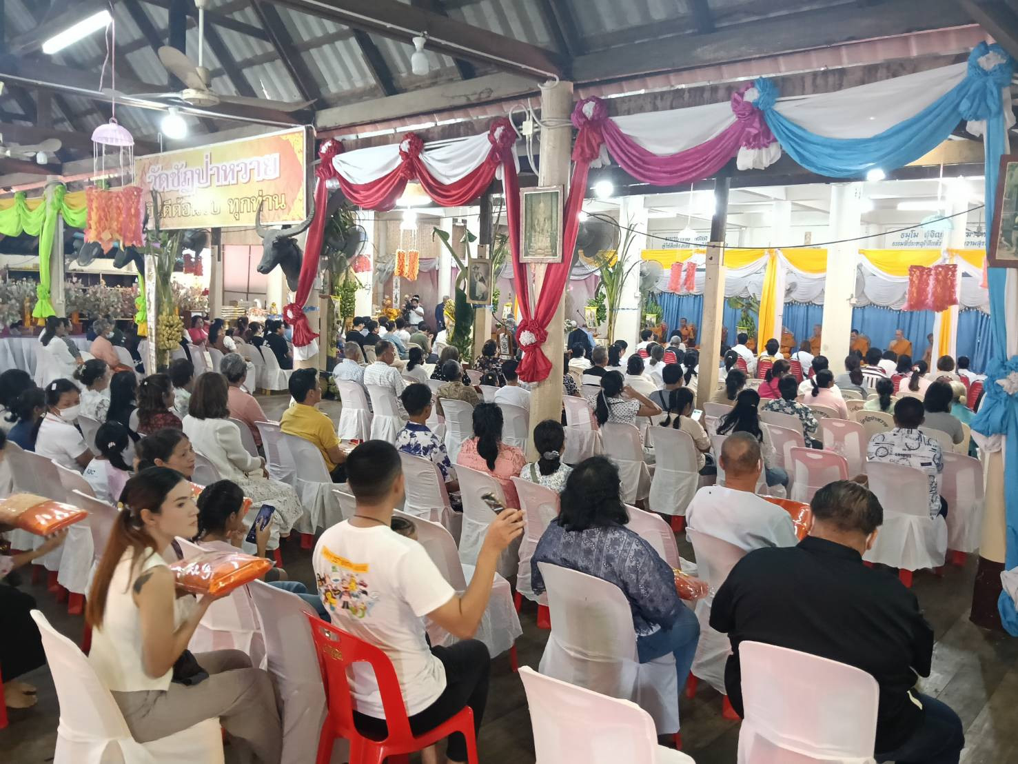 ภาพร่วมพิธีกรรมวัดชัฎป่าหวาย