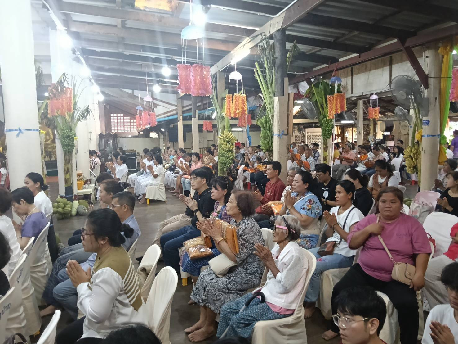 ภาพร่วมพิธีกรรมวัดชัฎป่าหวาย