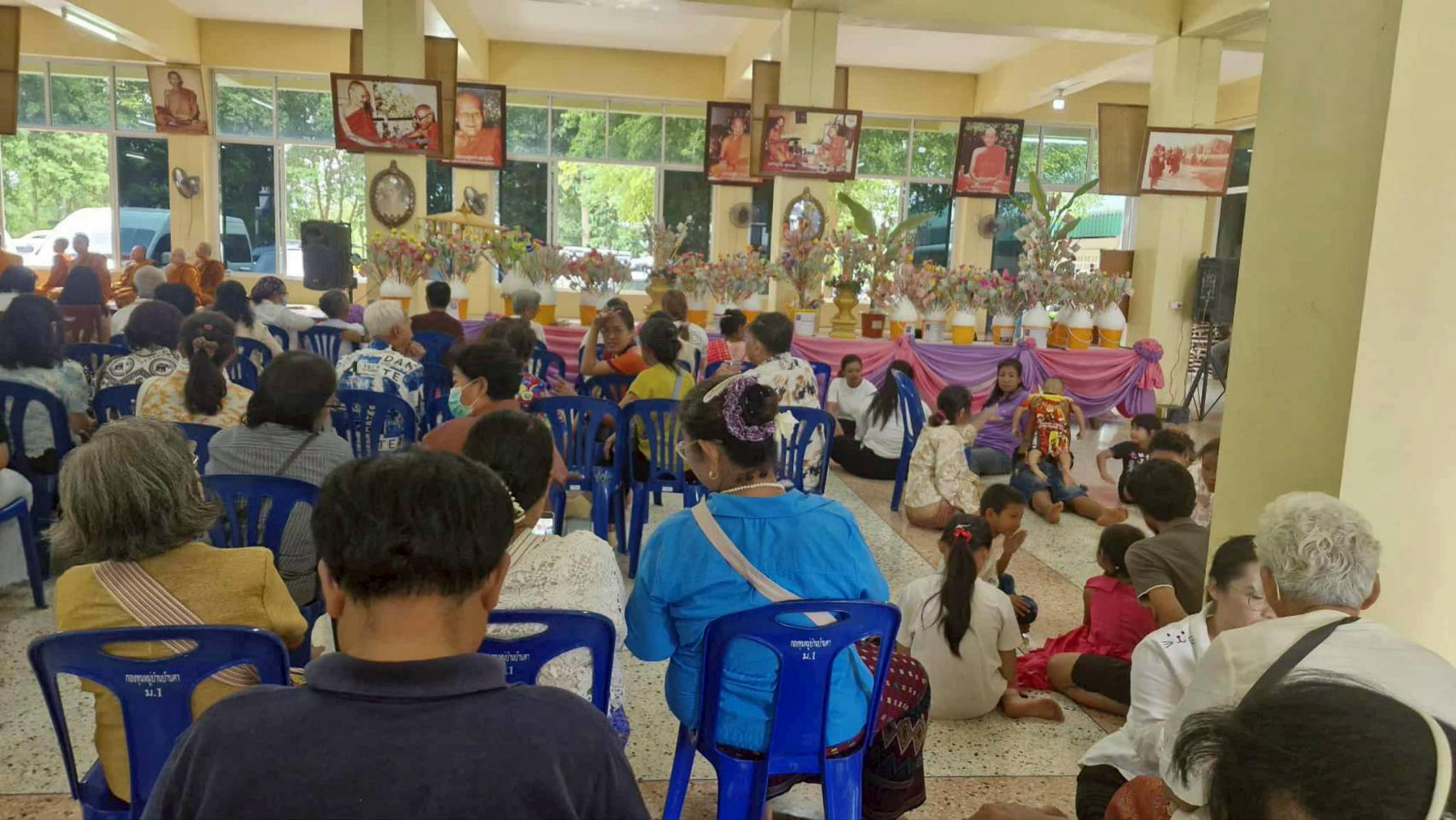 ภาพร่วมพิธีกรรมวัดป่าพระธาตุเขาน้อย