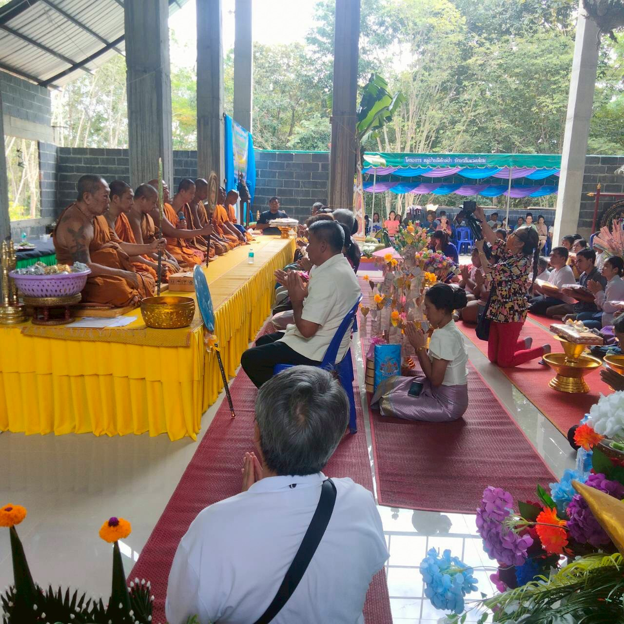 ภาพร่วมพิธีกรรมที่พักสงฆ์เขาน้ำซับ