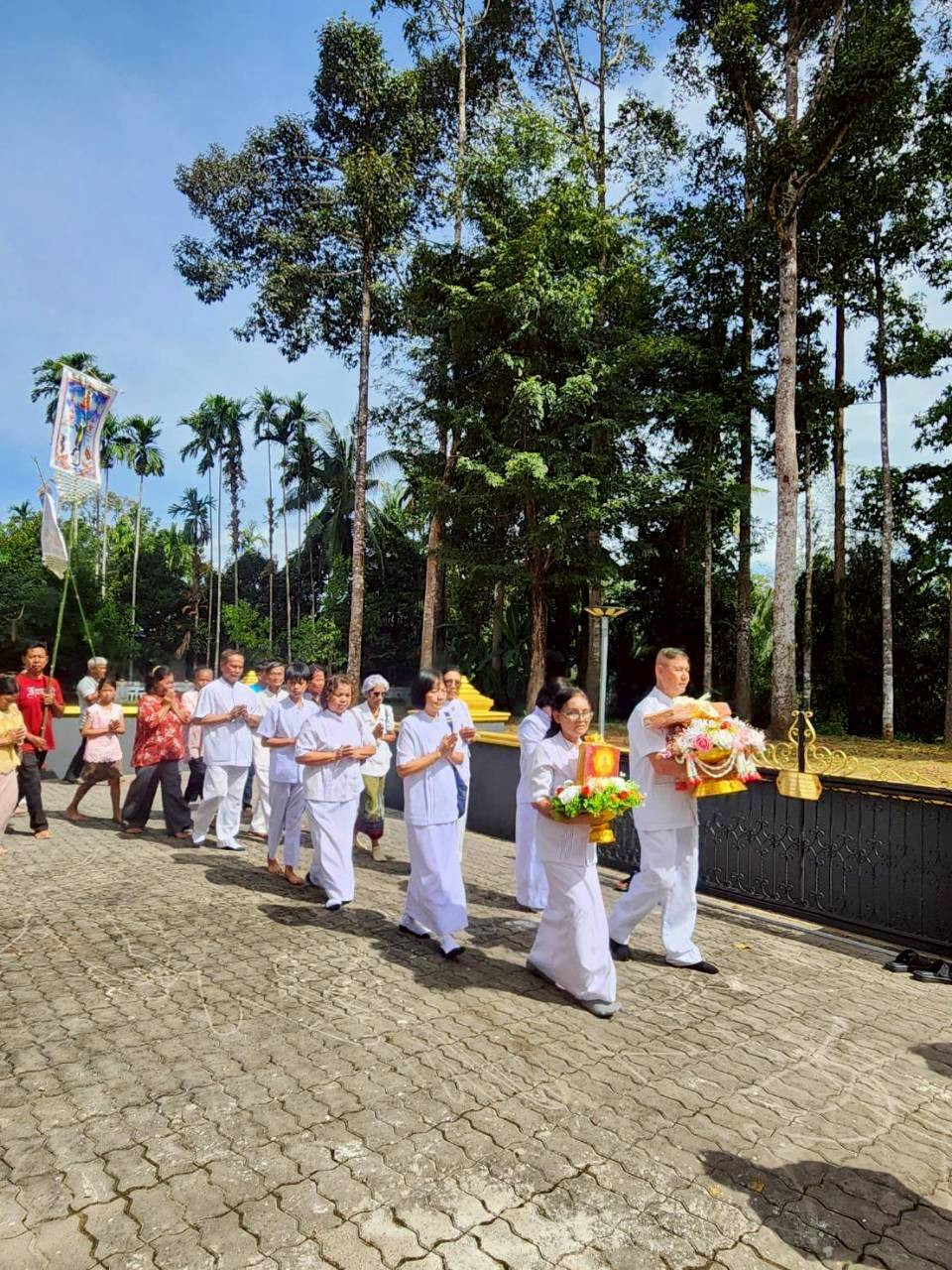 ภาพร่วมพิธีกรรมวัดคลองขุด