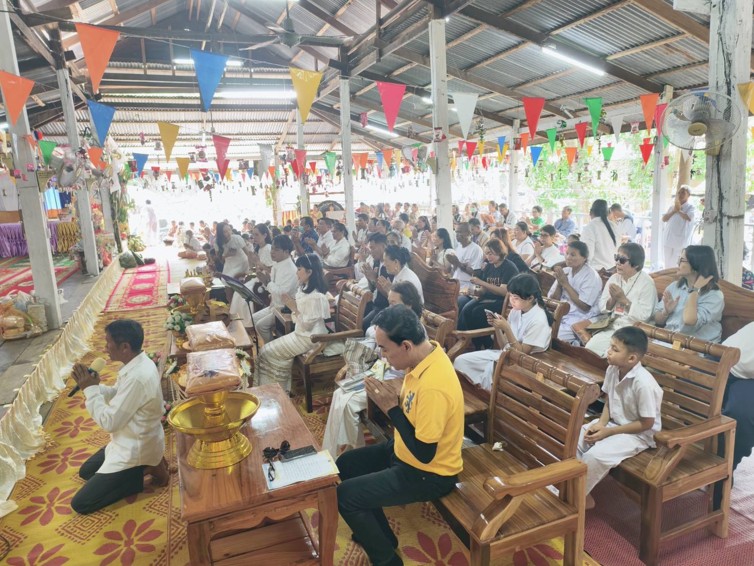 ภาพร่วมพิธีกรรมวัดเขาสารภี