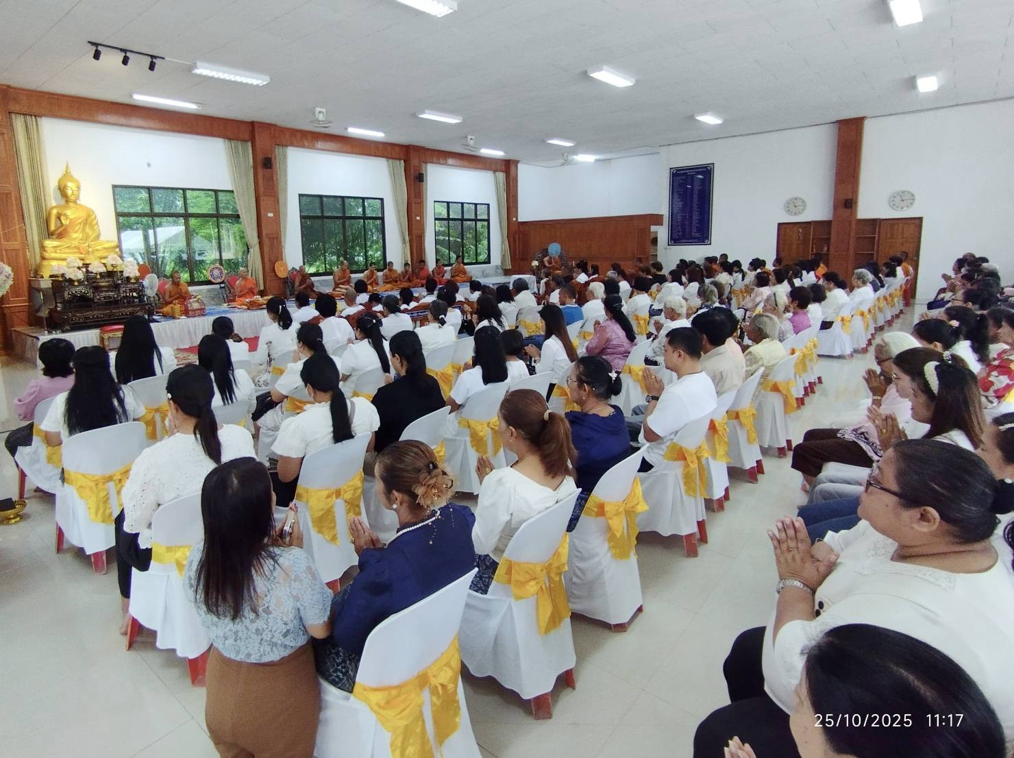 ภาพร่วมพิธีกรรมวัดเสนาราม