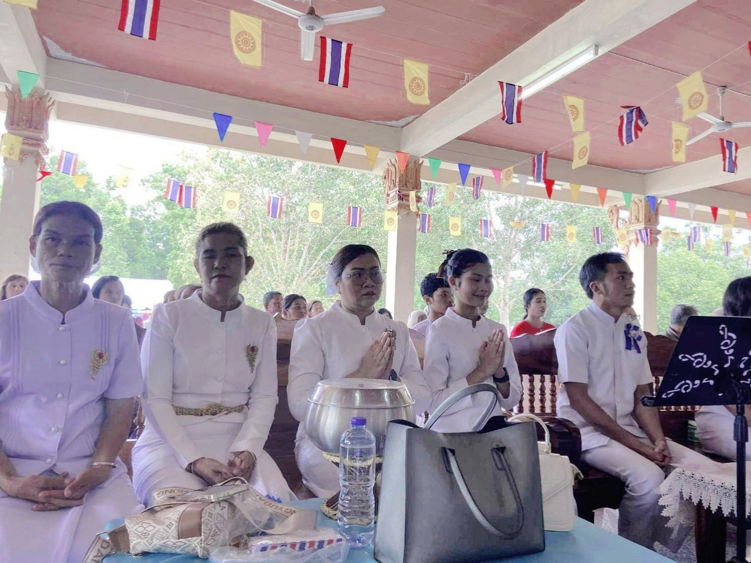ภาพร่วมพิธีกรรมวัดเขาพระอินทร์