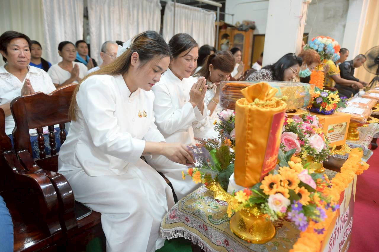 ภาพร่วมพิธีกรรมวัดชลธาราวาส