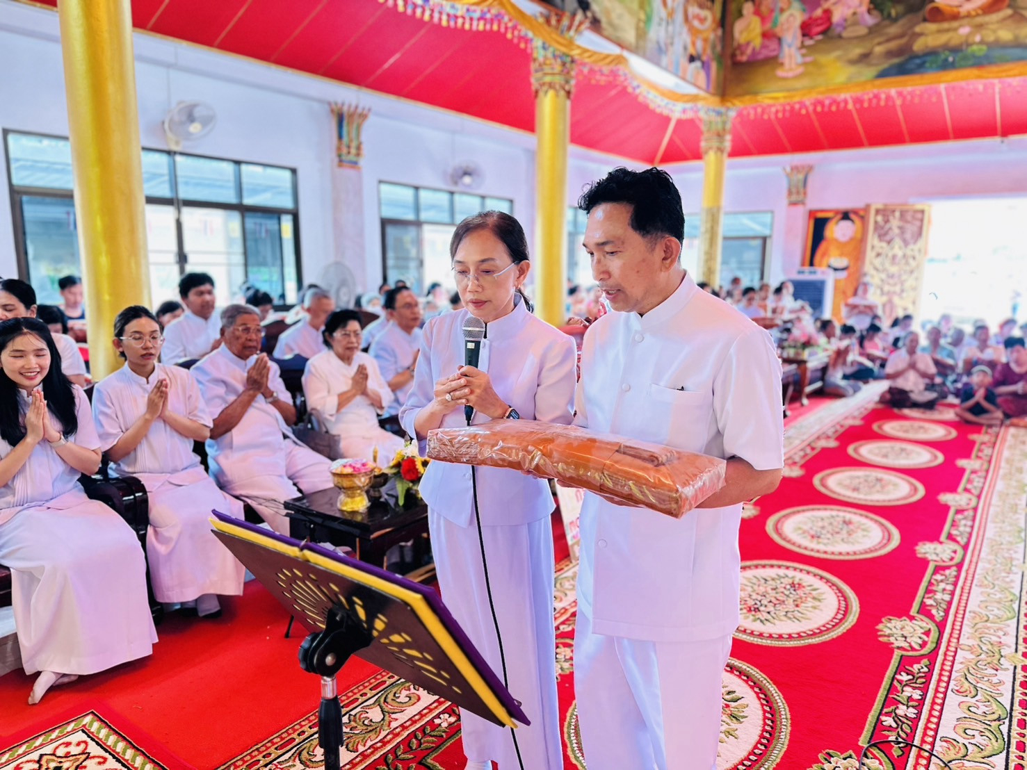 ภาพกล่าวคำถวายกฐินวัดพุทธมงคล