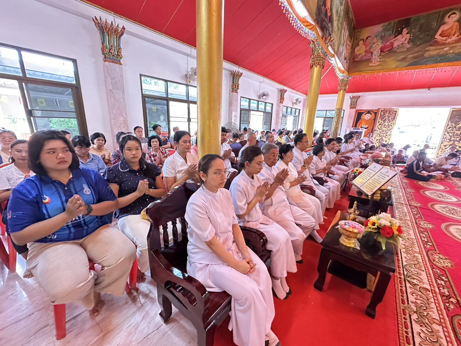 ภาพร่วมพิธีกรรมวัดพุทธมงคล