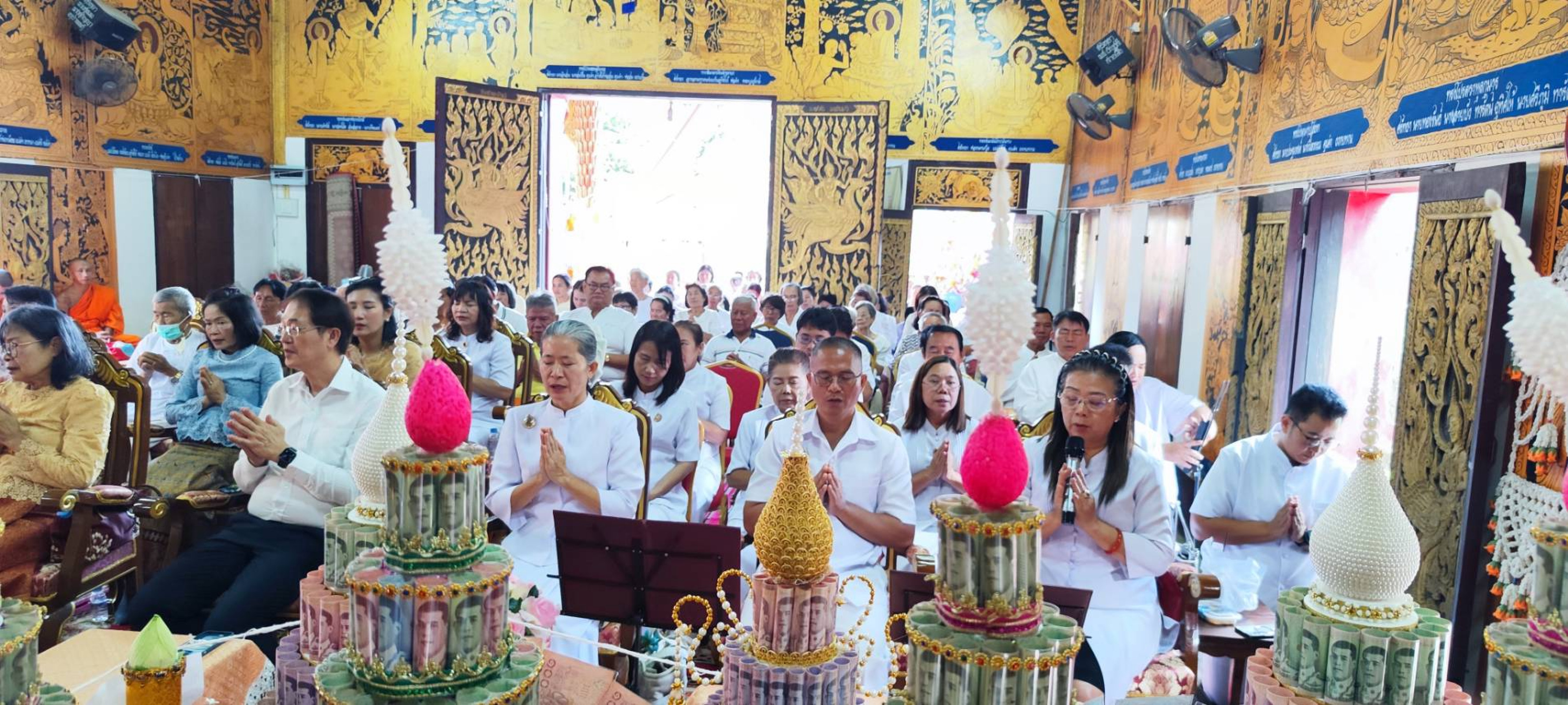 ภาพร่วมพิธีกรรมวัดโป่งทรายคำ