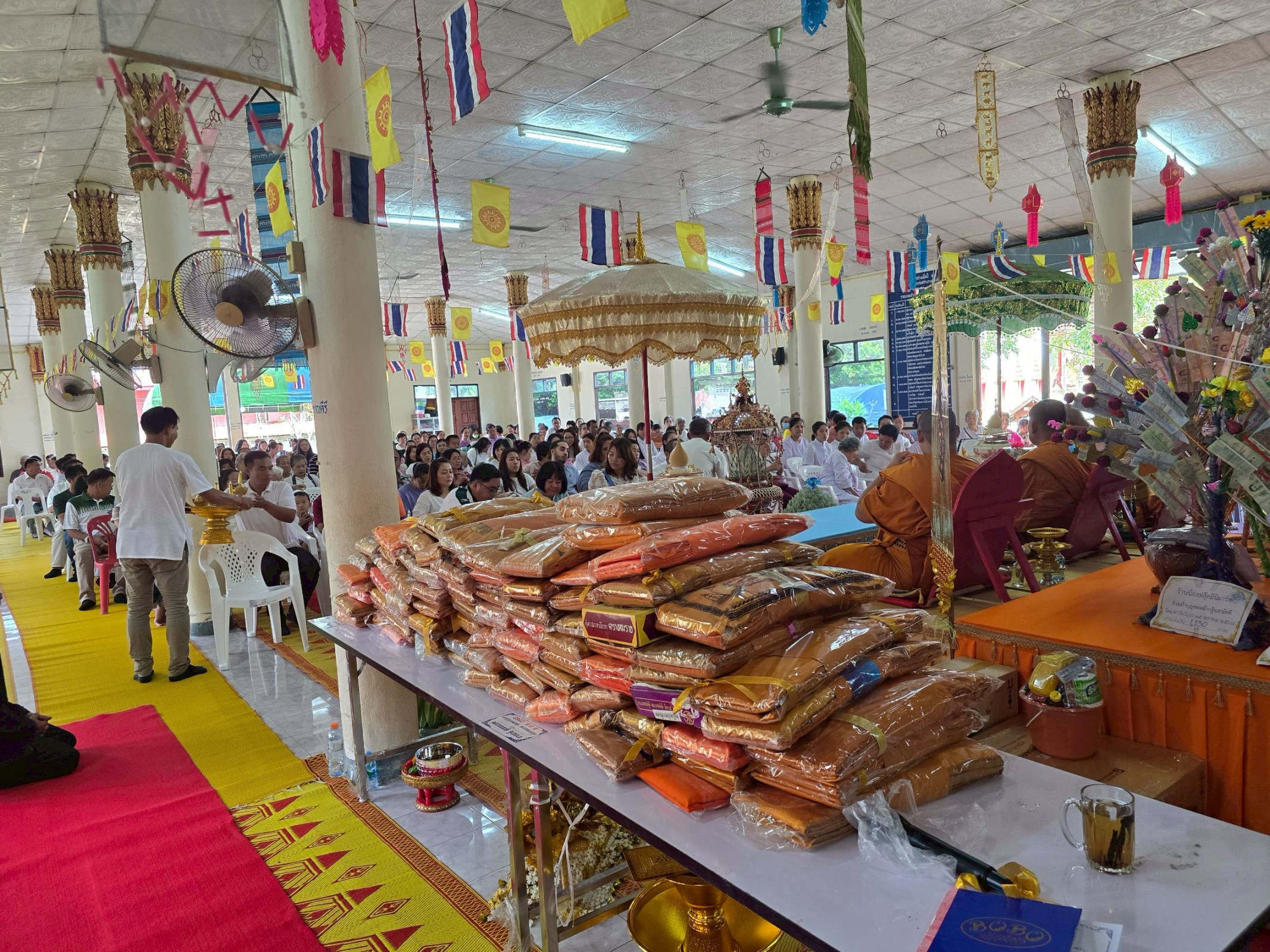 ภาพร่วมพิธีกรรมวัดมหาวันวิเวก