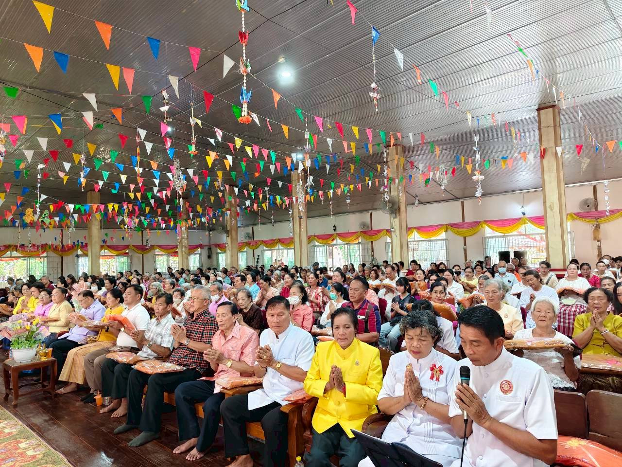 ภาพร่วมพิธีกรรมวัดบัวใหญ่