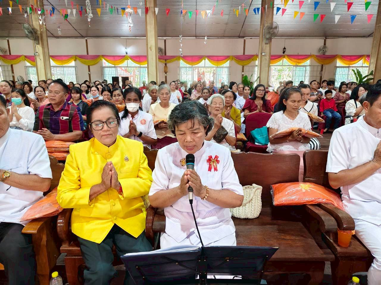 ภาพร่วมพิธีกรรมวัดบัวใหญ่