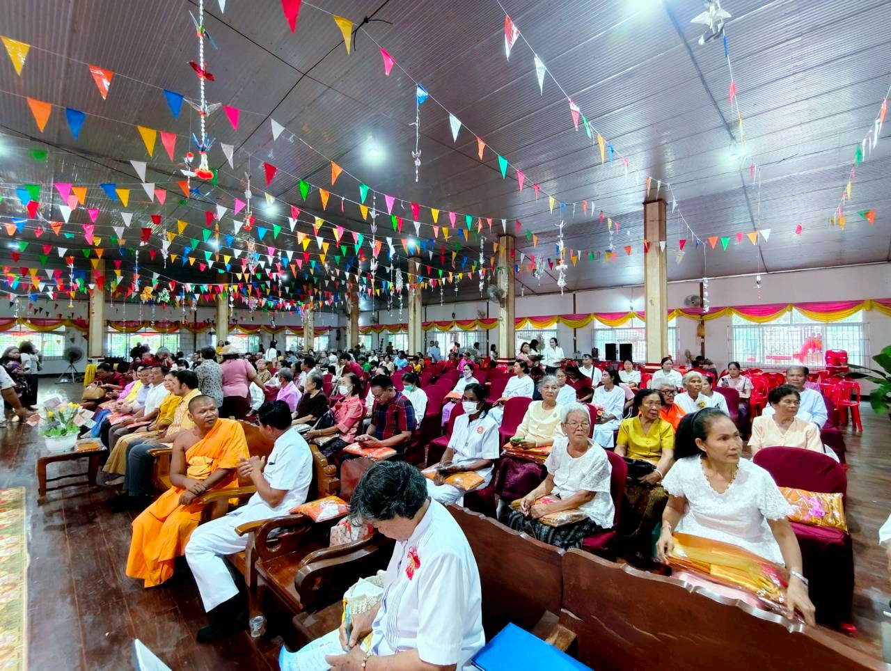 ภาพร่วมพิธีกรรมวัดบัวใหญ่
