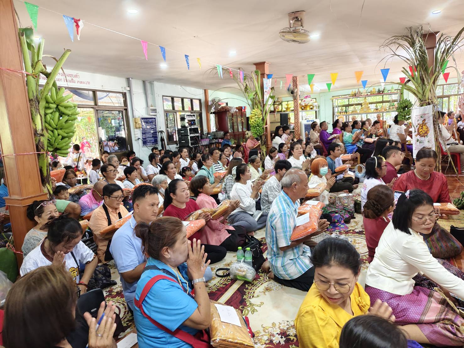 ภาพร่วมพิธีกรรมวัดน้ำอ้อม