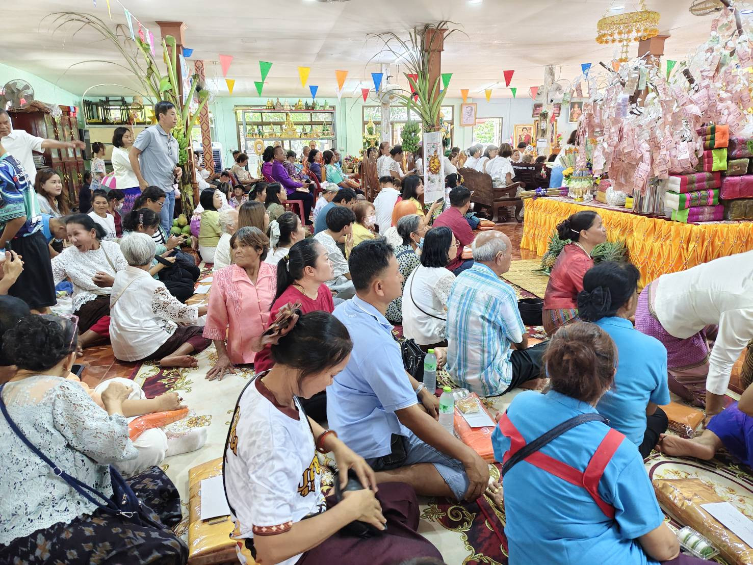 ภาพร่วมพิธีกรรมวัดน้ำอ้อม