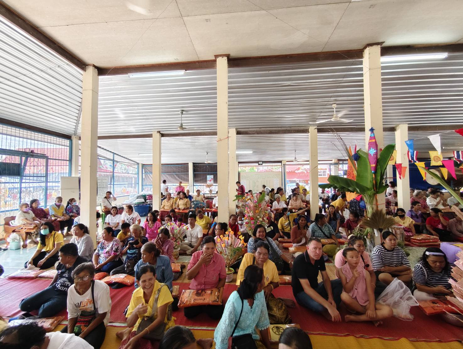 ภาพร่วมพิธีกรรมวัดอัมพวันศรีสง่า