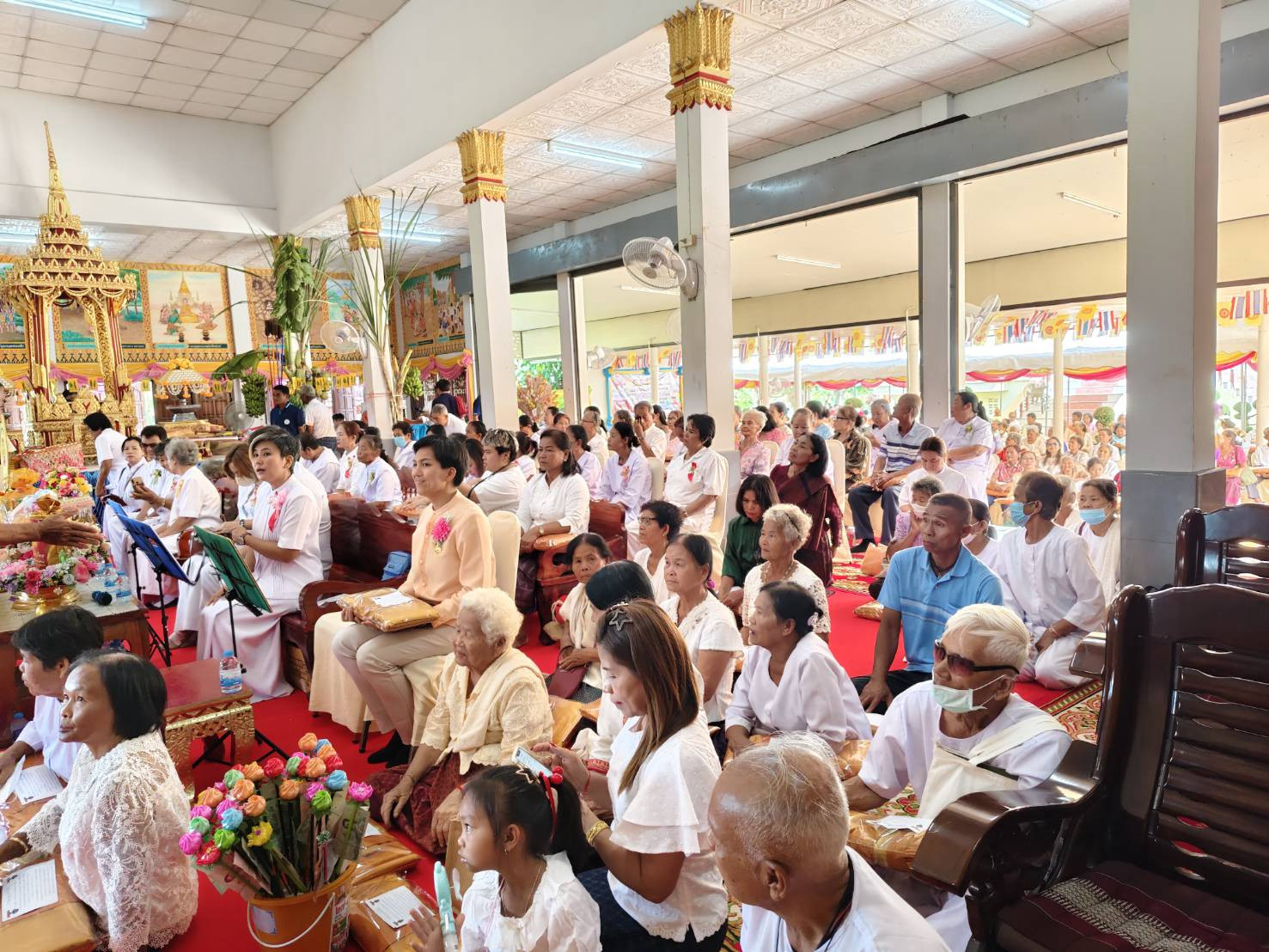 ภาพร่วมพิธีกรรมวัดราษฏร์ประดิษฐ์