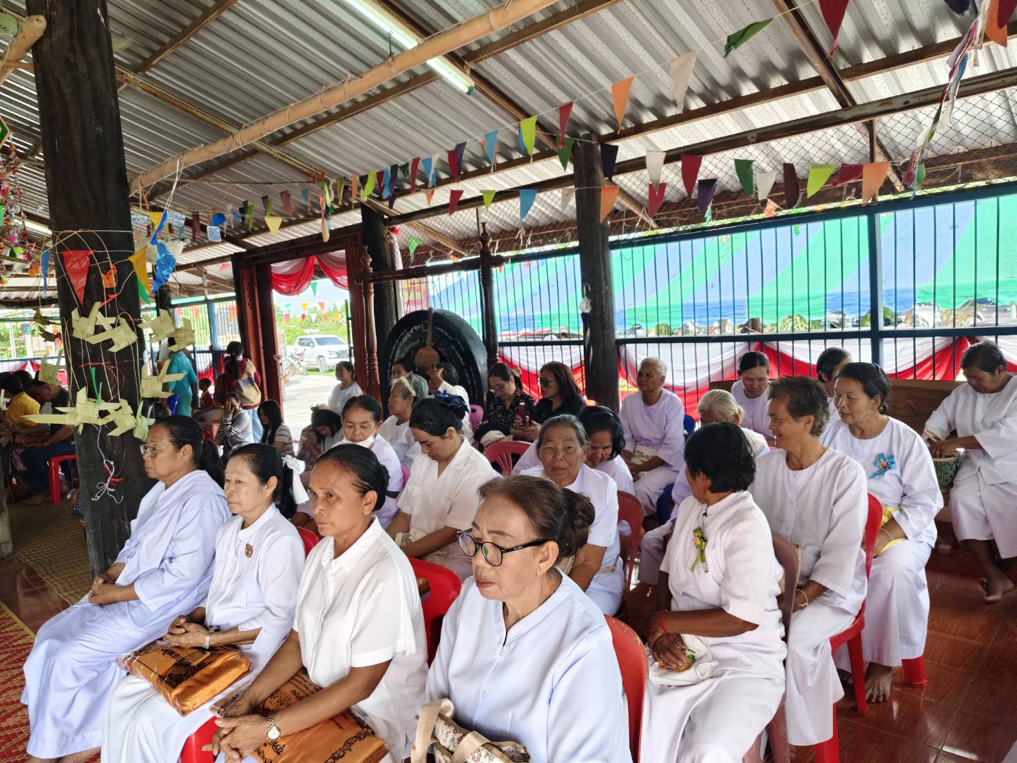 ภาพร่วมพิธีกรรมวัดบ้านหนองตะไก้