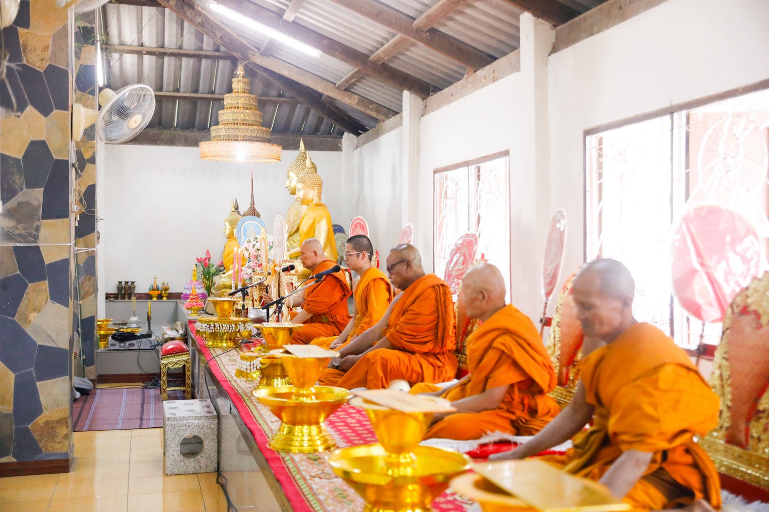 ภาพร่วมพิธีกรรมวัดปางแจ้ง