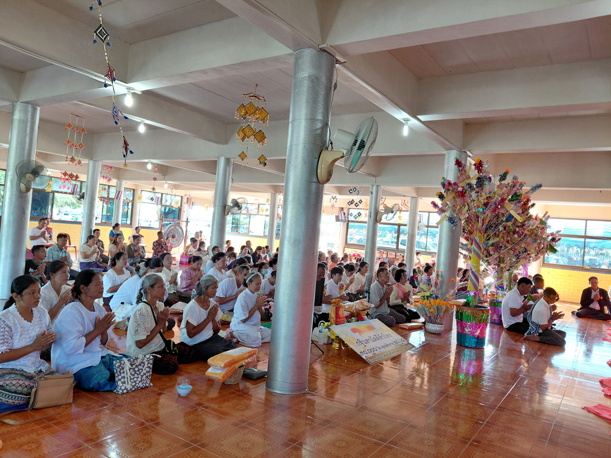 ภาพร่วมพิธีกรรมวัดใหม่หนองปรือ