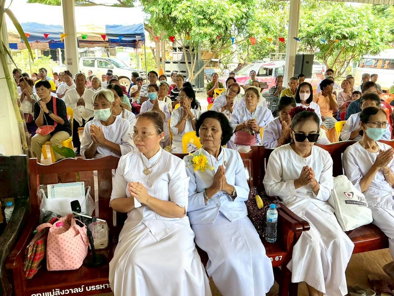 ภาพร่วมพิธีกรรมวัดหนองเมา