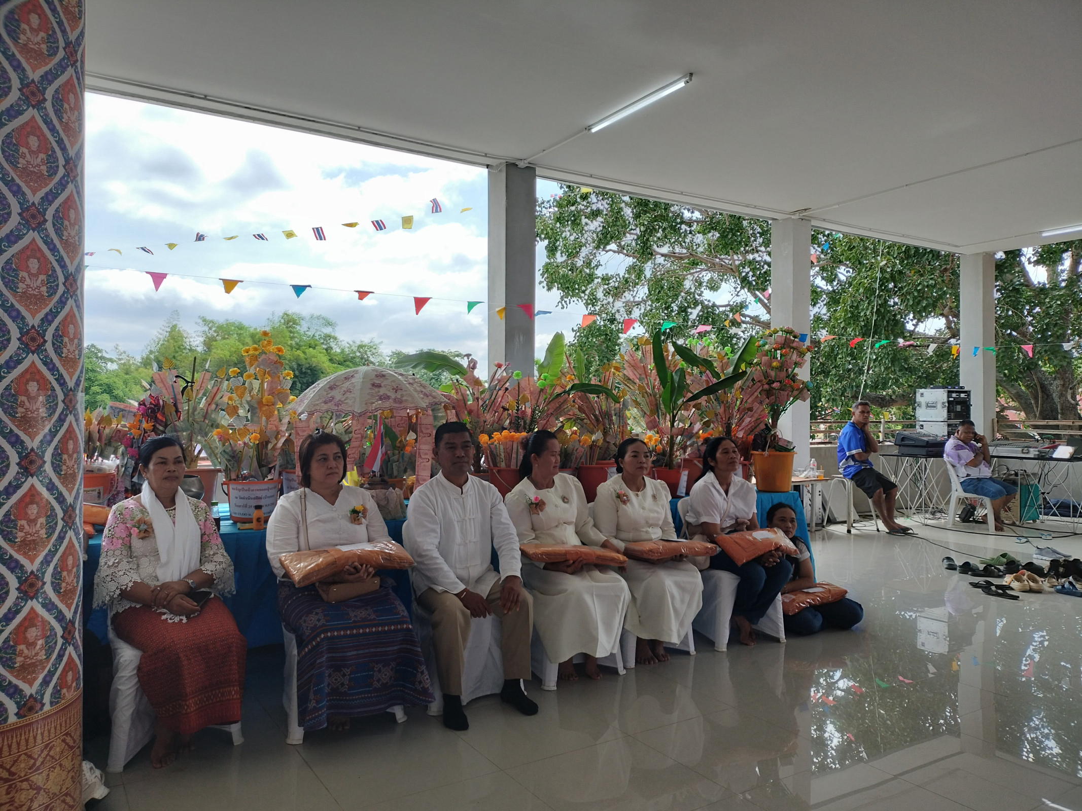 ภาพร่วมพิธีกรรมวัดดำเนินสถิตย์(บ้านกอก)