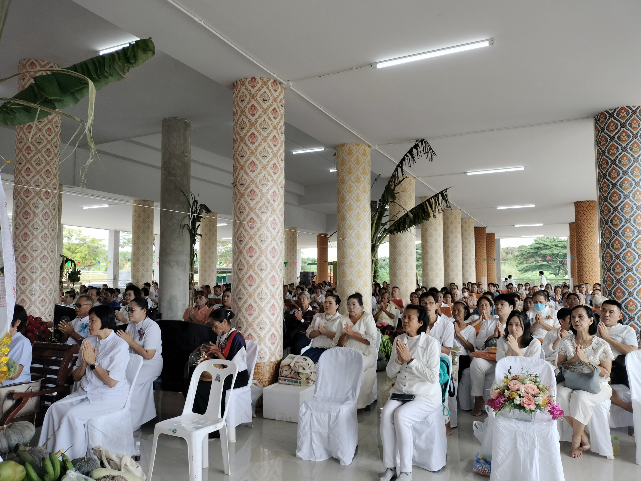 ภาพร่วมพิธีกรรมวัดดำเนินสถิตย์(บ้านกอก)