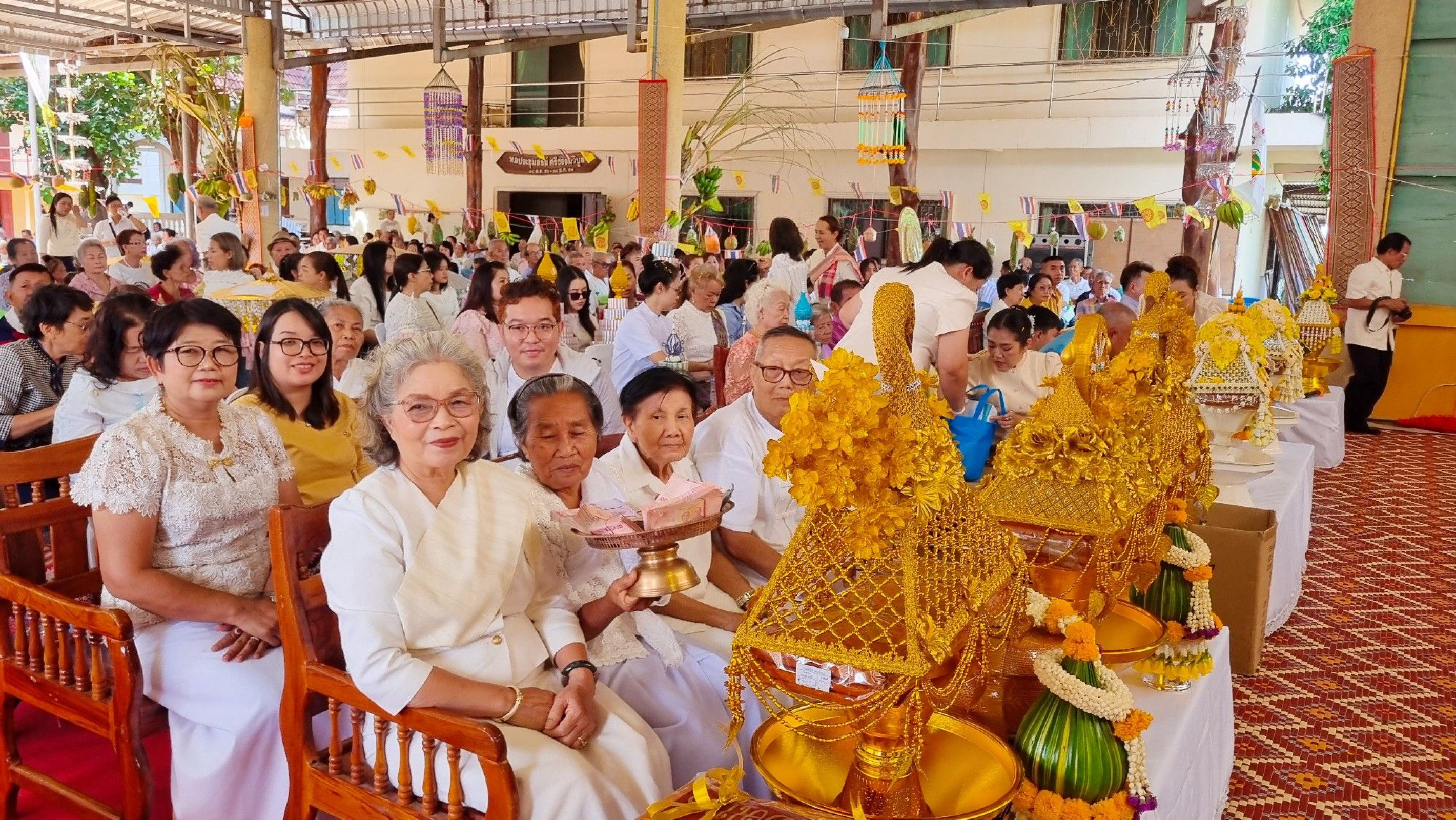 ภาพร่วมพิธีกรรมวัดหนองหลัก