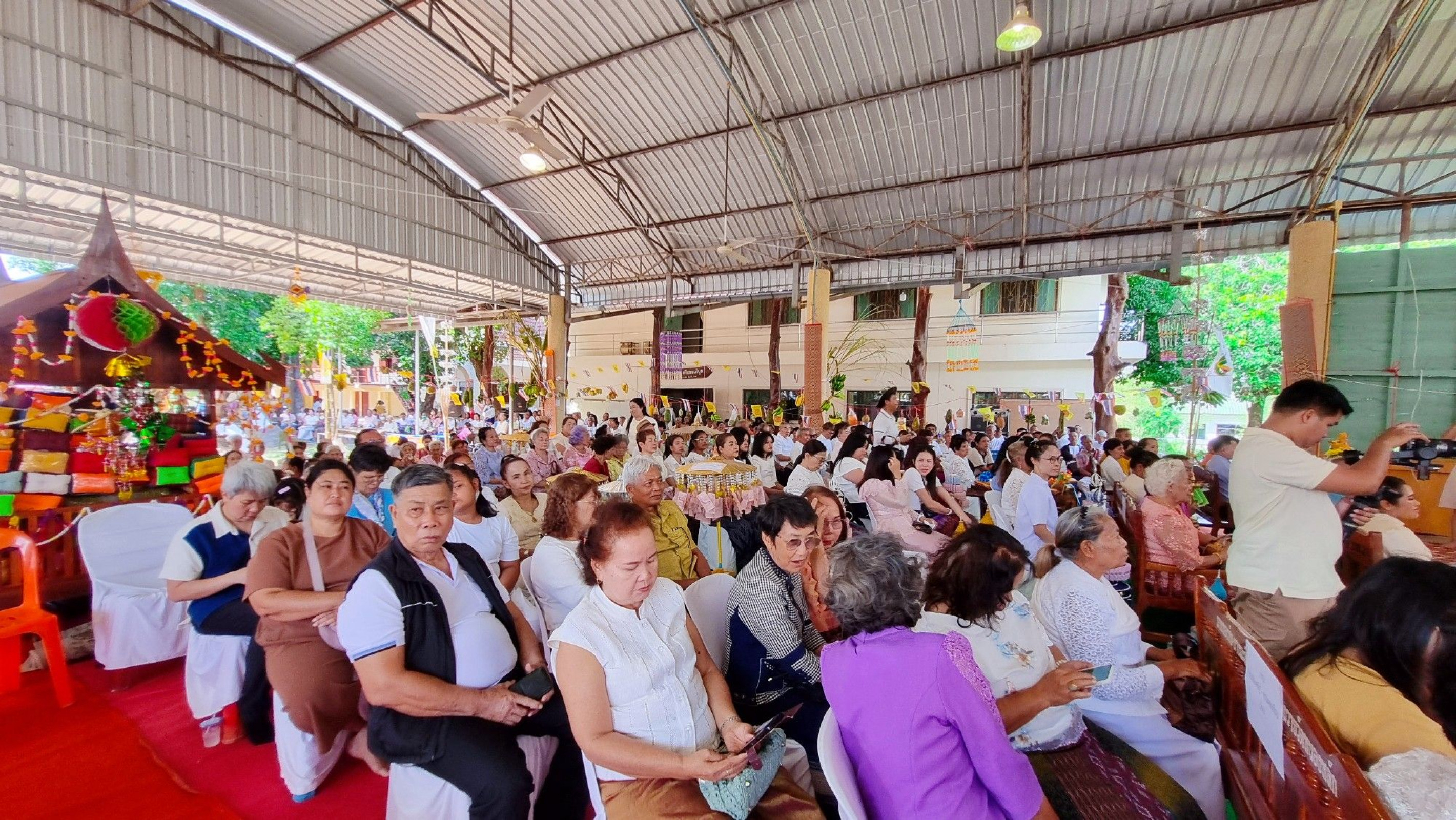 ภาพร่วมพิธีกรรมวัดหนองหลัก