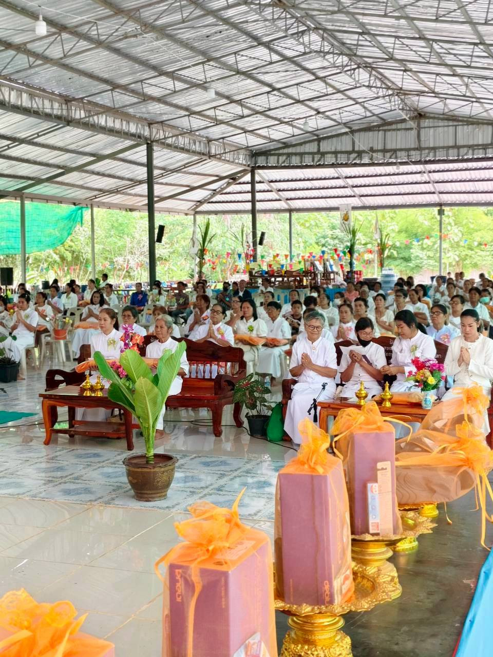 ภาพร่วมพิธีกรรมศูนย์ปฏิบัติธรรมชุมแพ