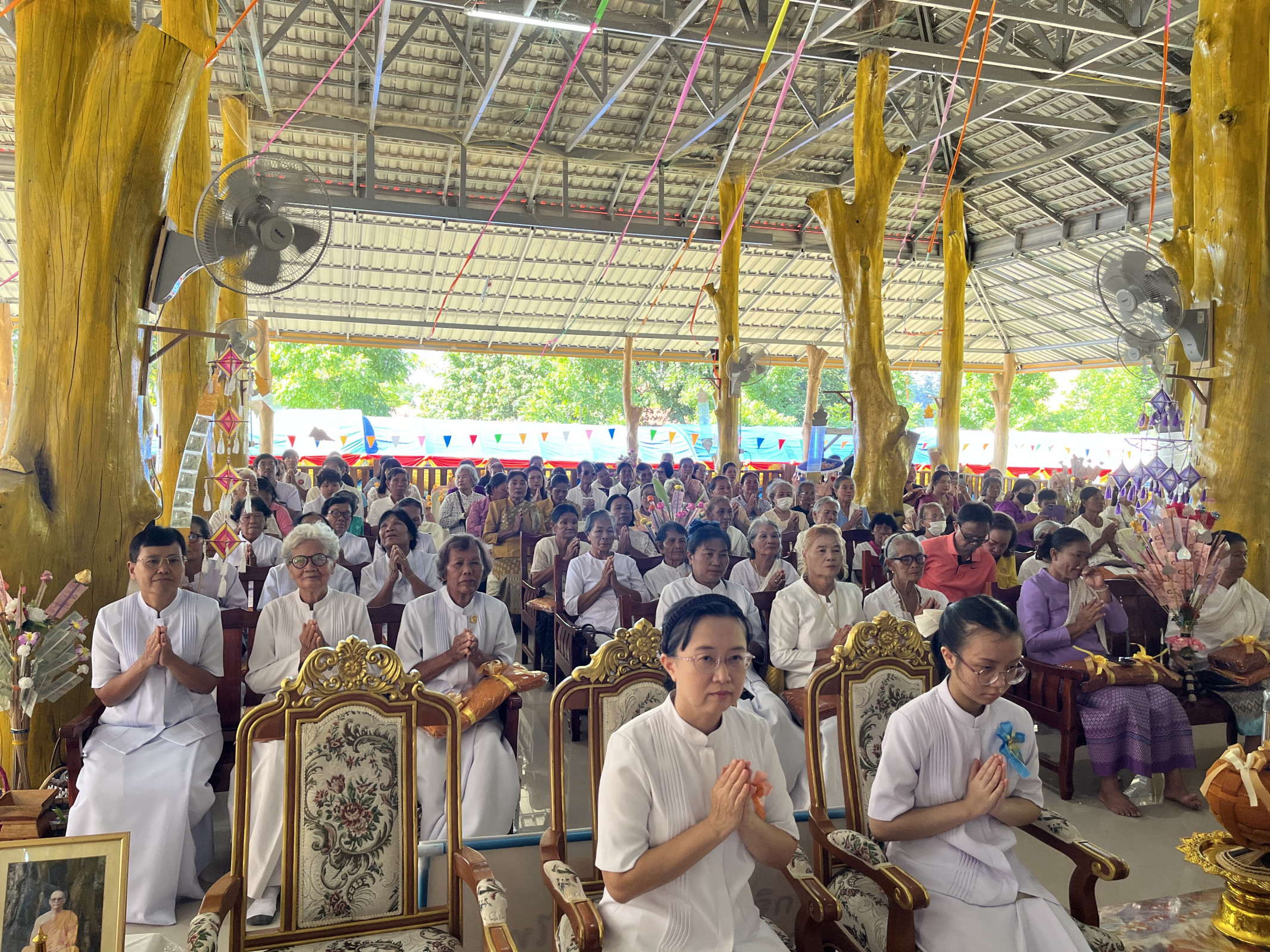 ภาพร่วมพิธีกรรมวัดสว่างอารมณ์