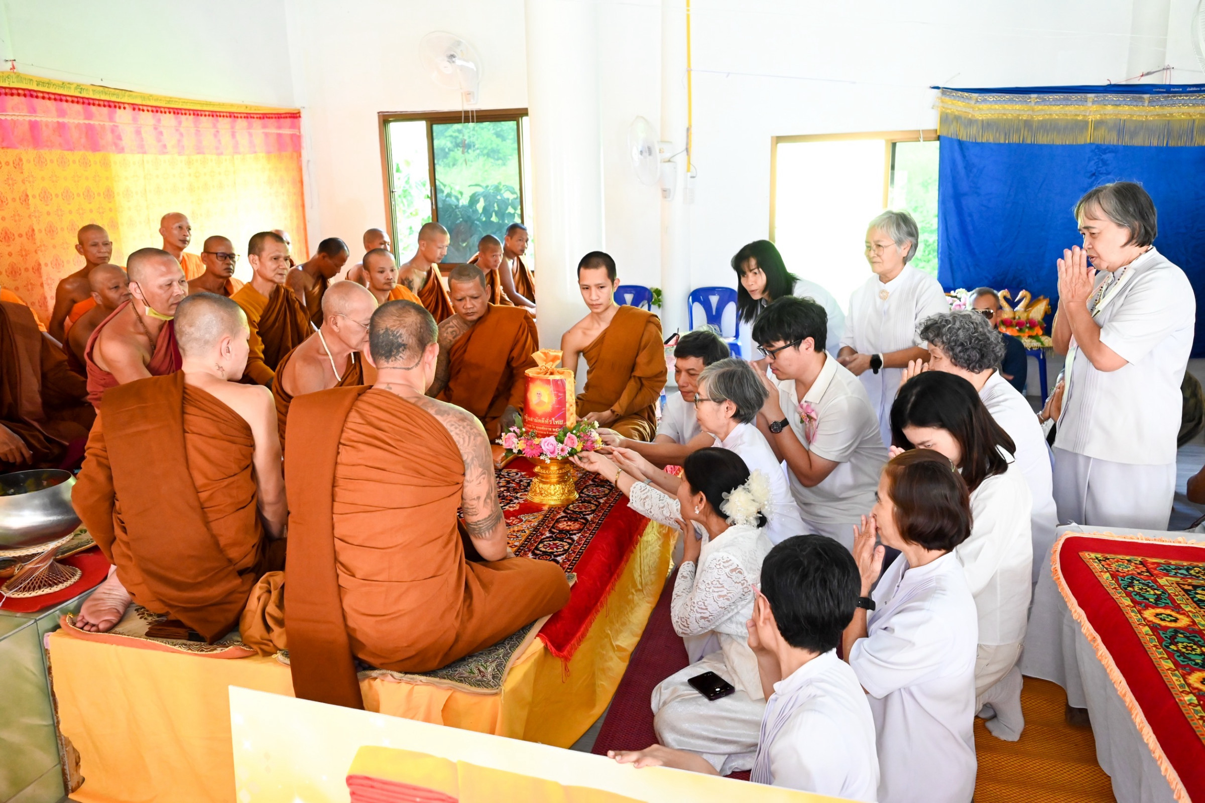 ภาพการถวายปัจจัยสำนักสงฆ์เก้ยละกอ