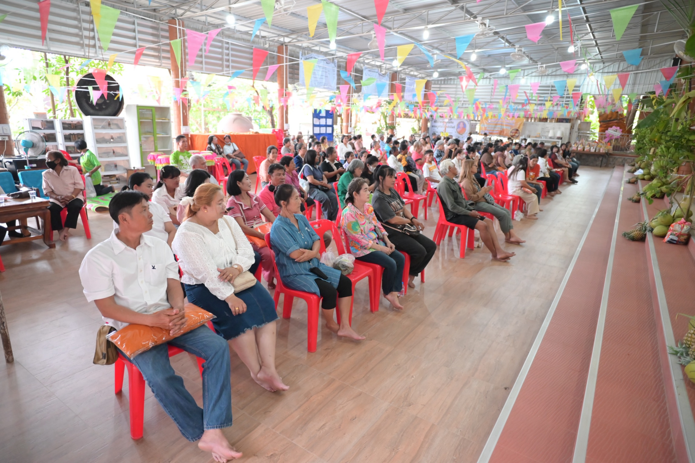 ภาพร่วมพิธีกรรมวัดเขาถ้ำ