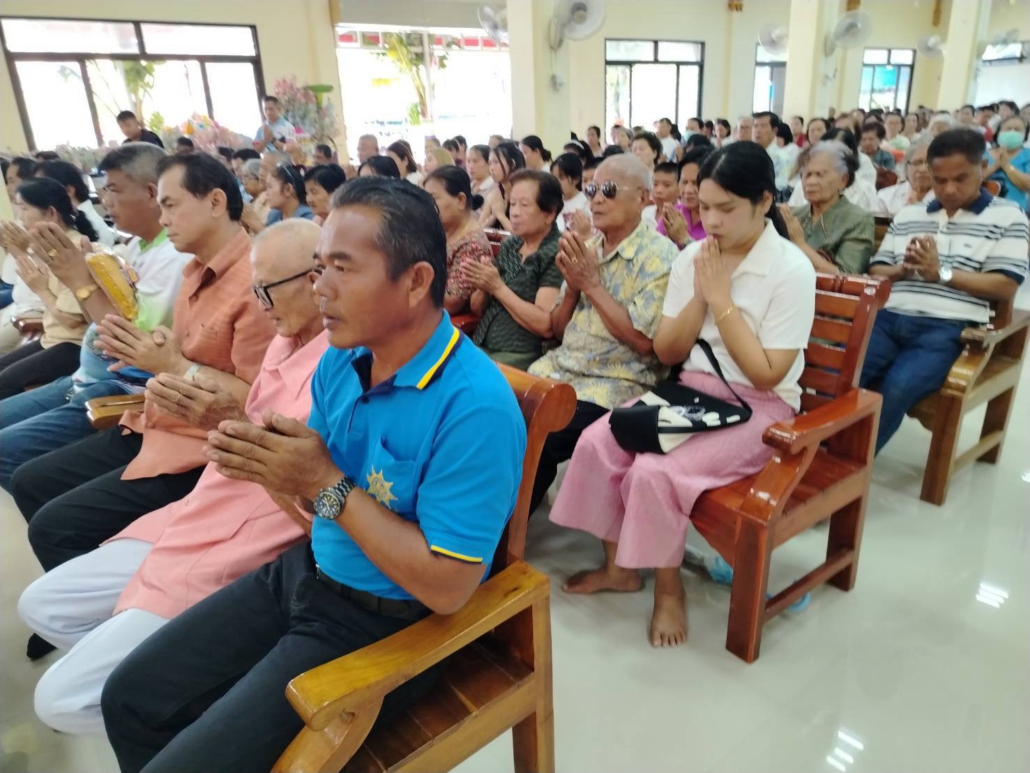 ภาพร่วมพิธีกรรมวัดหินกอง