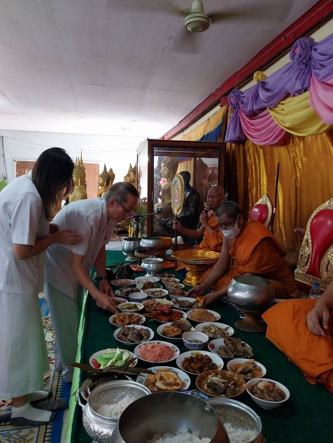 ภาพร่วมพิธีกรรมวัดหนองสานแตร