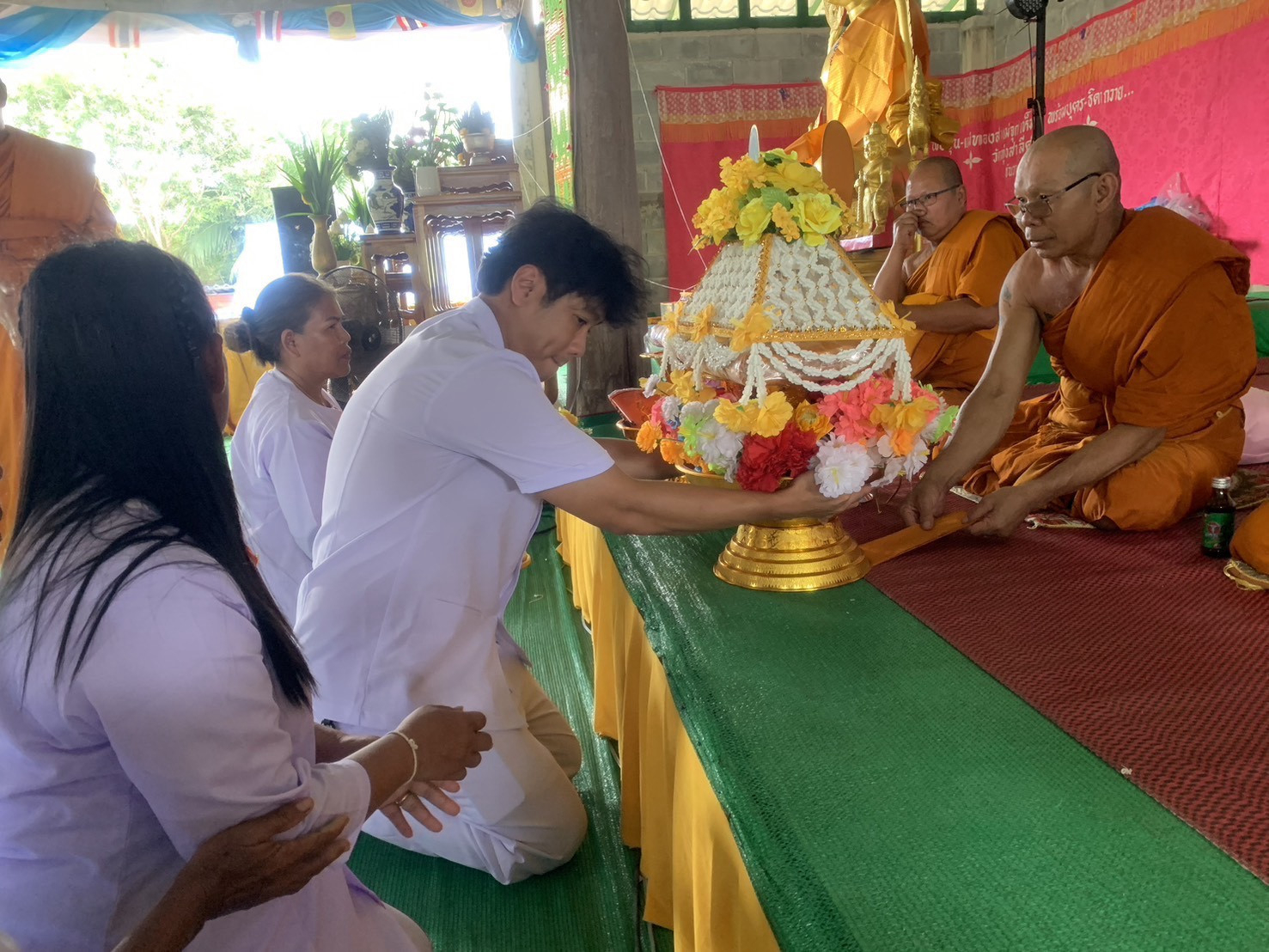 ภาพร่วมพิธีกรรมสำนักสงฆ์ทุ่งสาลีศรัทธาธรรม