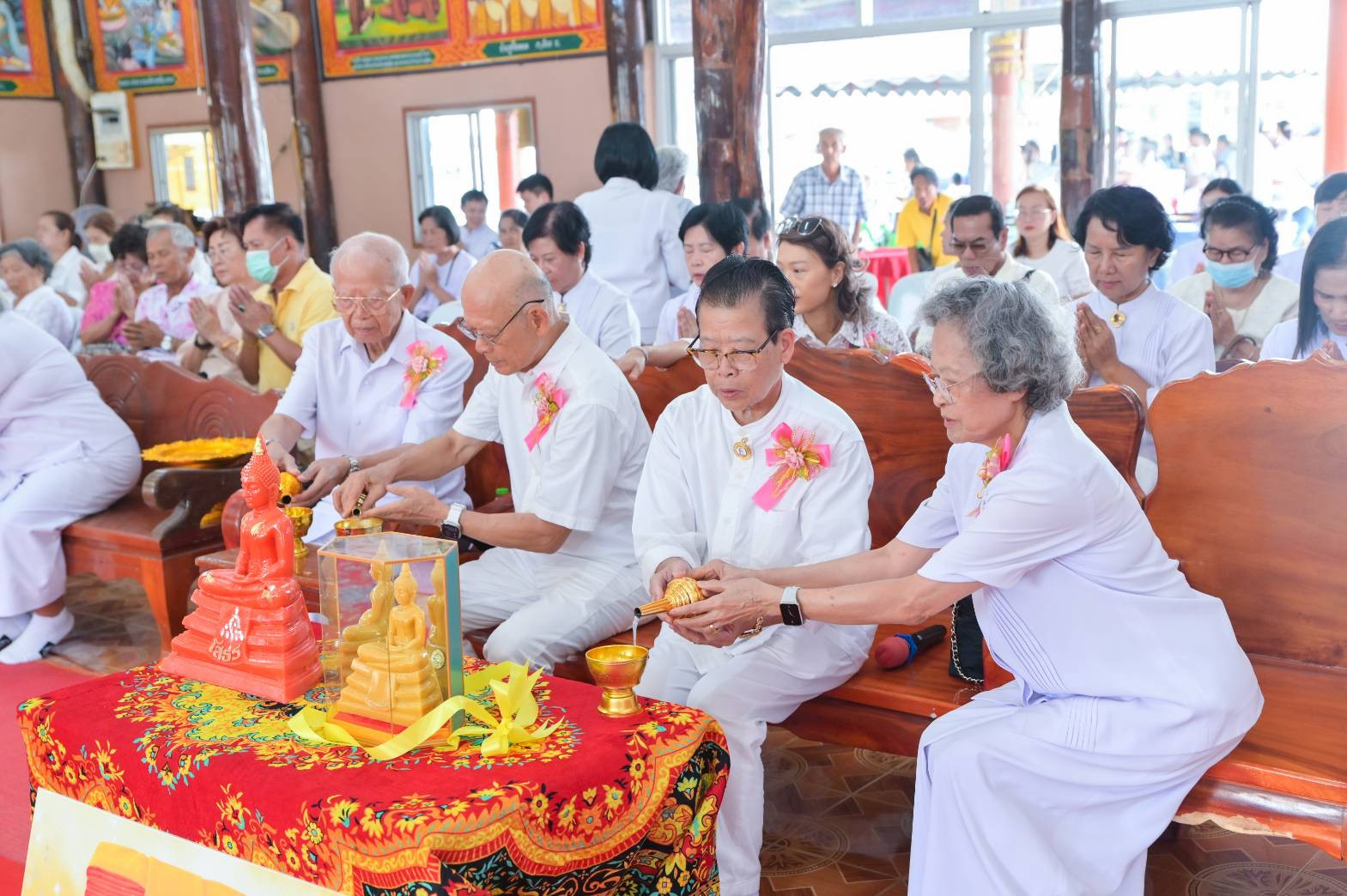 ภาพร่วมพิธีกรรมวัดน้ำฉ่า