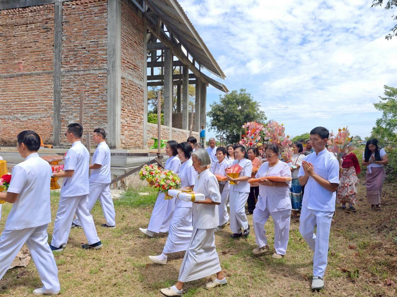 ภาพร่วมขบวนกฐินวัดพระธาตุพงษ์คุณ