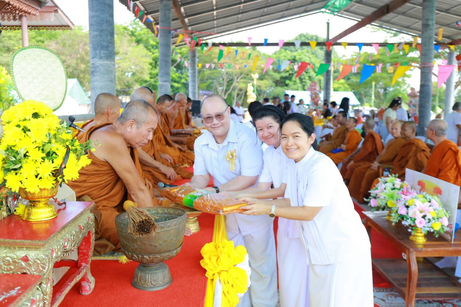 ภาพร่วมพิธีกรรมวัดพระธาตุพงษ์คุณ